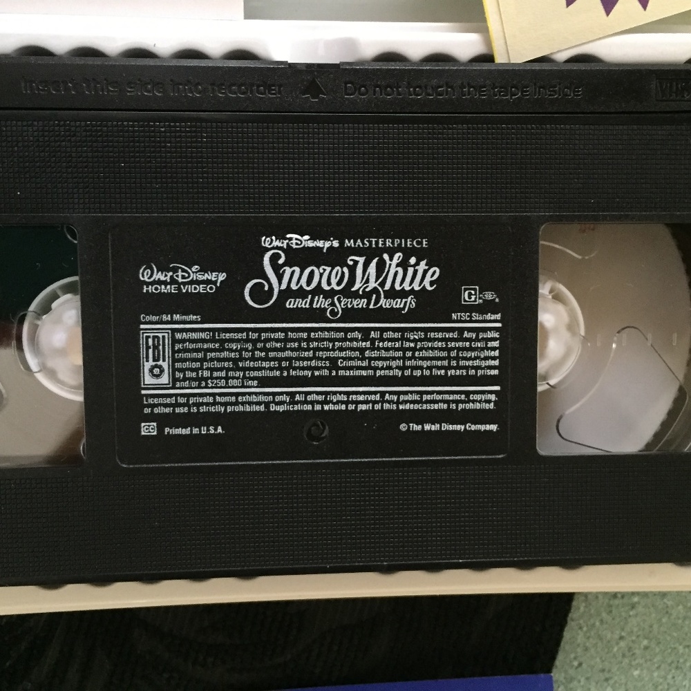 1994 SNOW WHITE AND 7 DWARFS VHS MASTERPIECE TAPE AND BLUE FAIRY 2002 FIGURINE - Picture 5 of 7